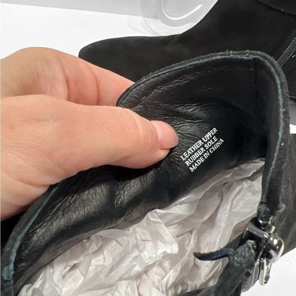 Barneys New York Angela Black Suede Bootie size 8 - Picture 6 of 12